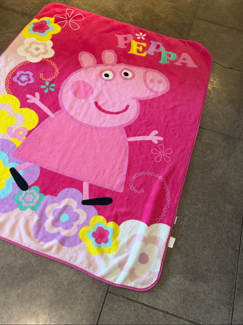 Peppa Pig Bright Pink Plush Blanket / Throw 45 x 59